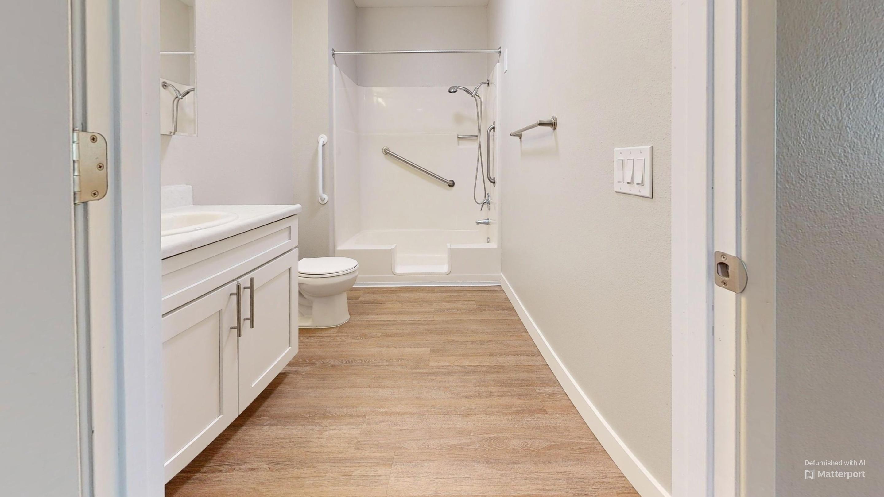Hilltop-Estates-IL-1-bed-540-sqft-Bathroom-