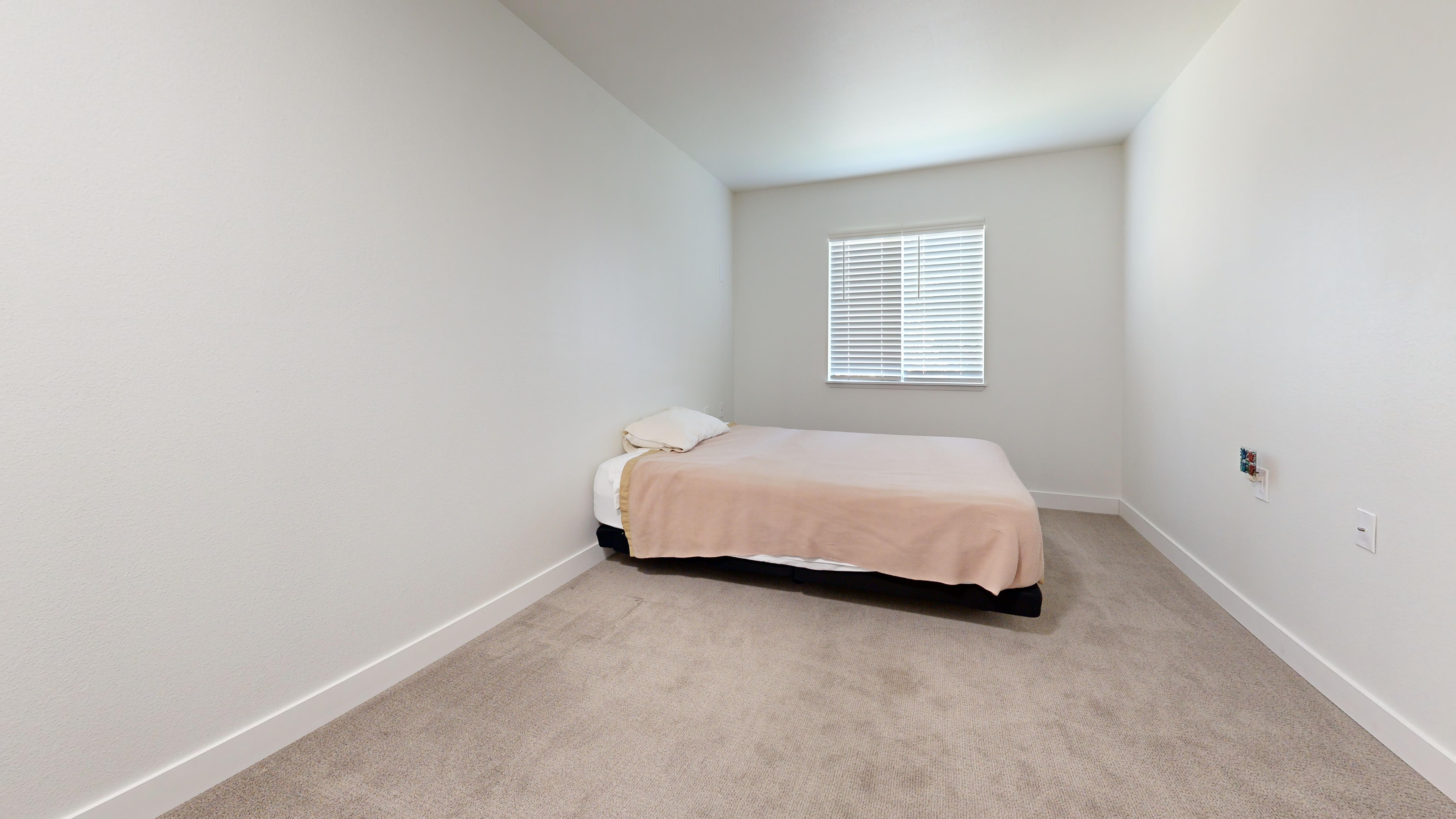 Hilltop-Estates-IL-1-bed-545-sqft-Bedroom